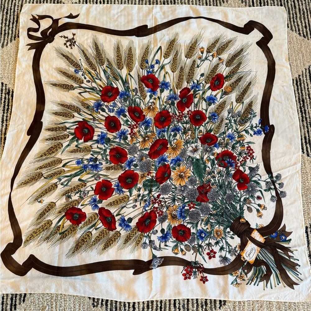 Gucci Vintage 1980s/1990s Scarf- Floral/Wheat pattern